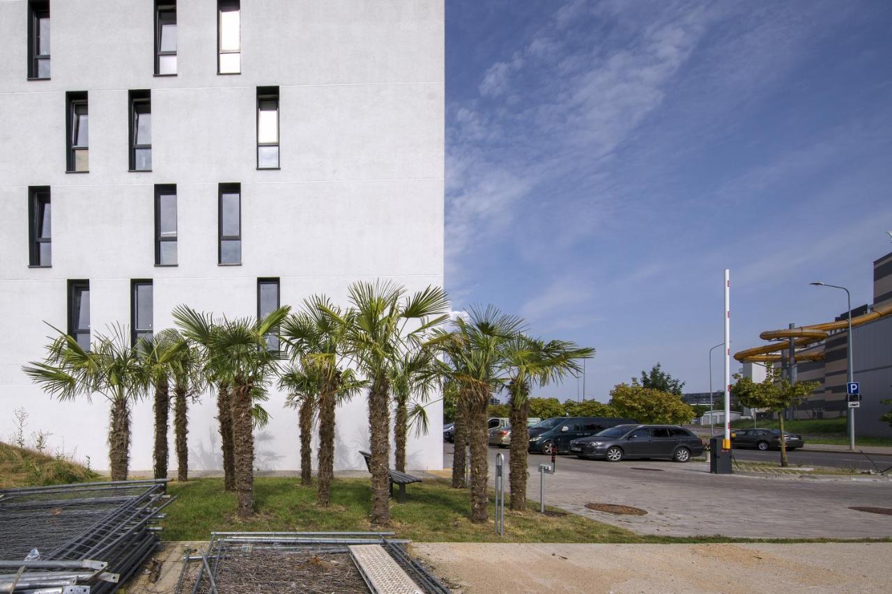 Urban Jungle Apartments By Reside Baltic Аеропорт Вільнюс Екстер'єр фото